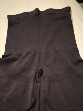 NWOT Shapermint Black Seamless High-Waist Shaping Shorts